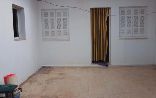Maison traditionnelle bien entretenue à vendre